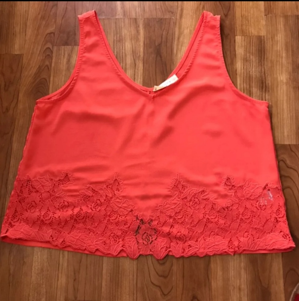 Elodie Floral Embroidery Crop Top Size Large.